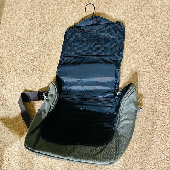 Briggs & Riley Hanging Carry-On Travel Bag - Picture 11 of 15